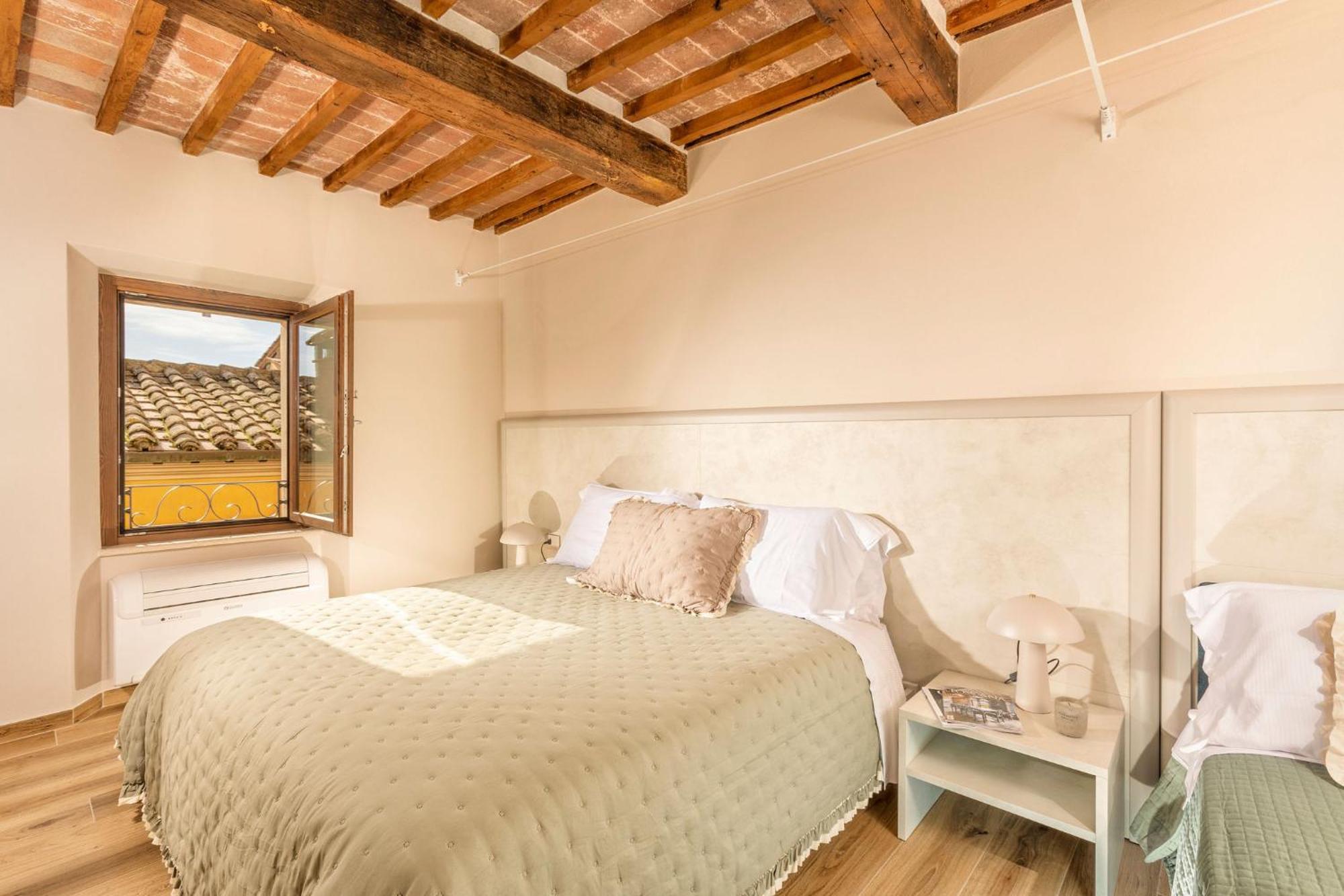 Palazzo Falcinelli Luxury Room In Montepulciano Center With Air Conditioning And Elevator Eksteriør bilde