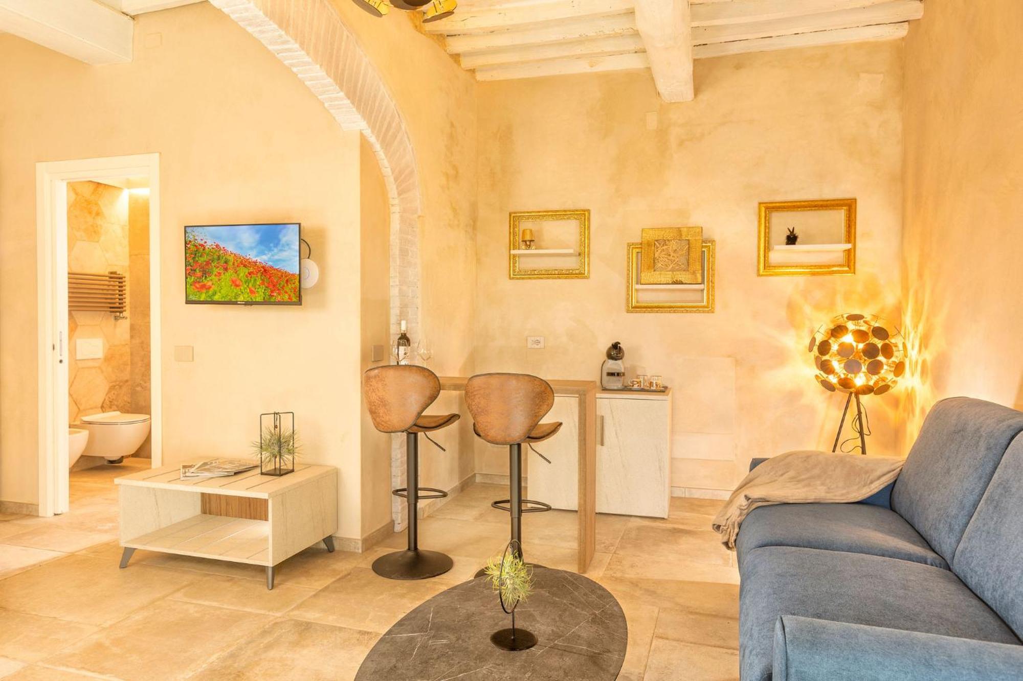Palazzo Falcinelli Luxury Room In Montepulciano Center With Air Conditioning And Elevator Eksteriør bilde