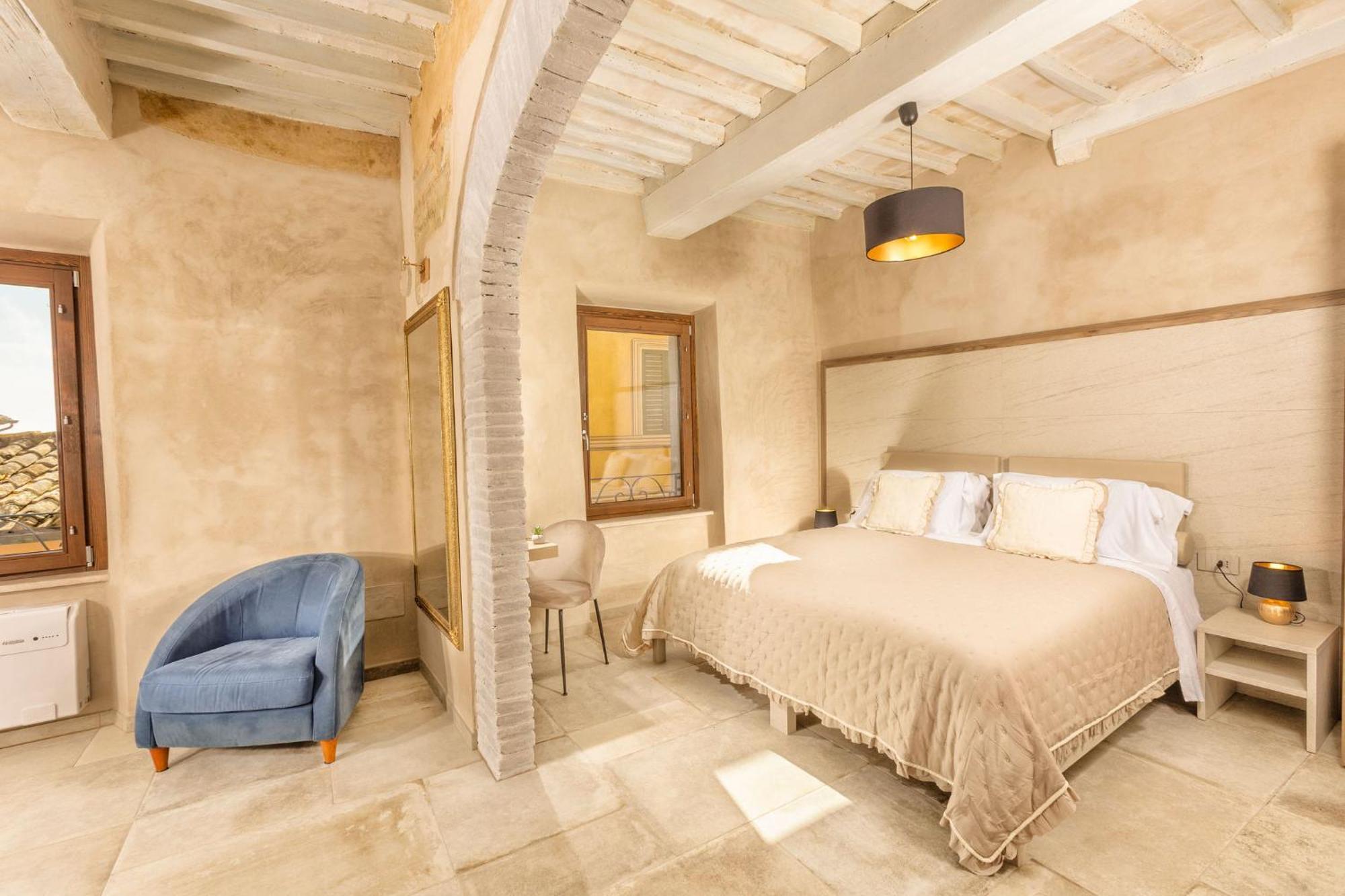 Palazzo Falcinelli Luxury Room In Montepulciano Center With Air Conditioning And Elevator Eksteriør bilde