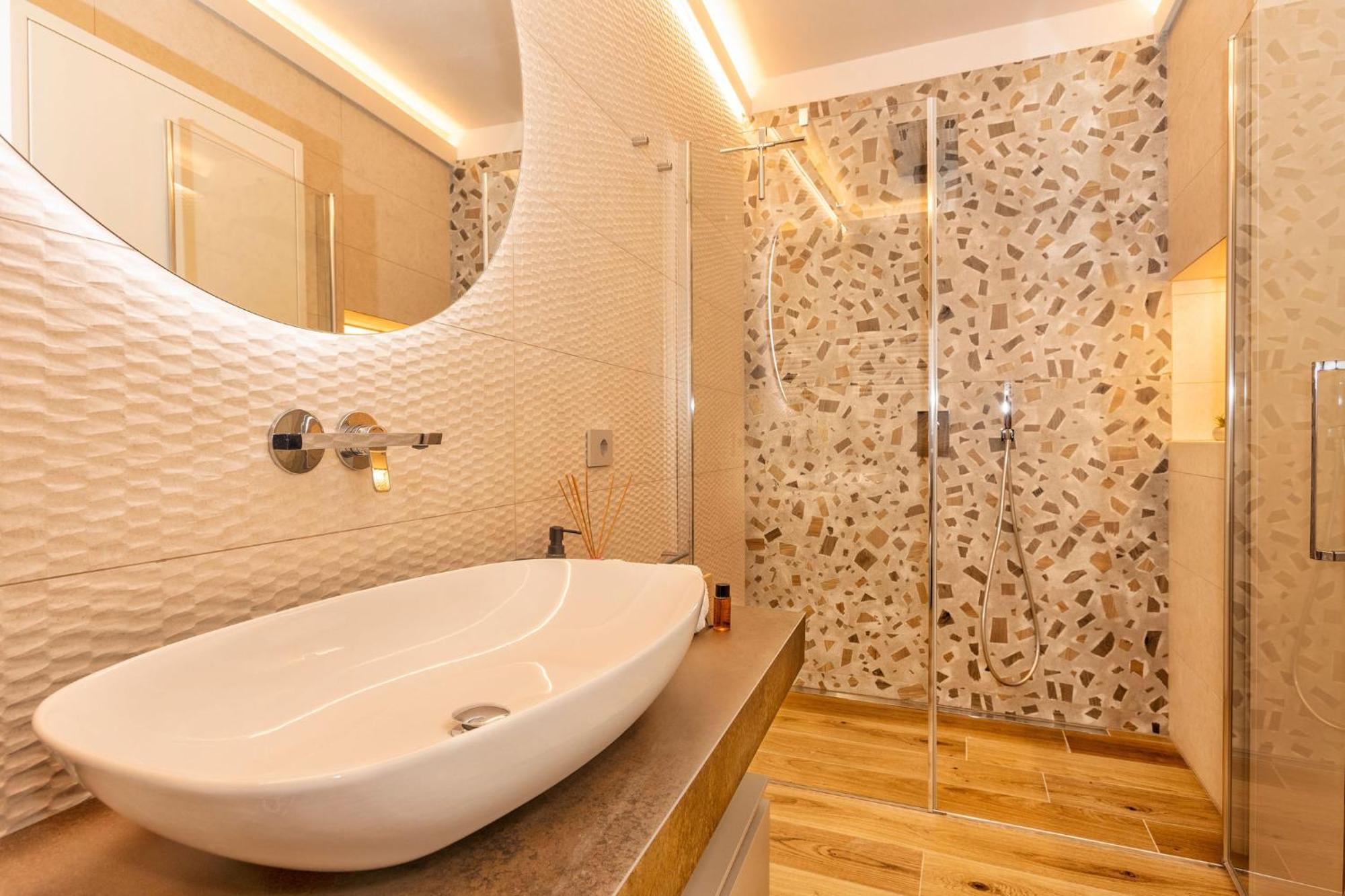 Palazzo Falcinelli Luxury Room In Montepulciano Center With Air Conditioning And Elevator Eksteriør bilde
