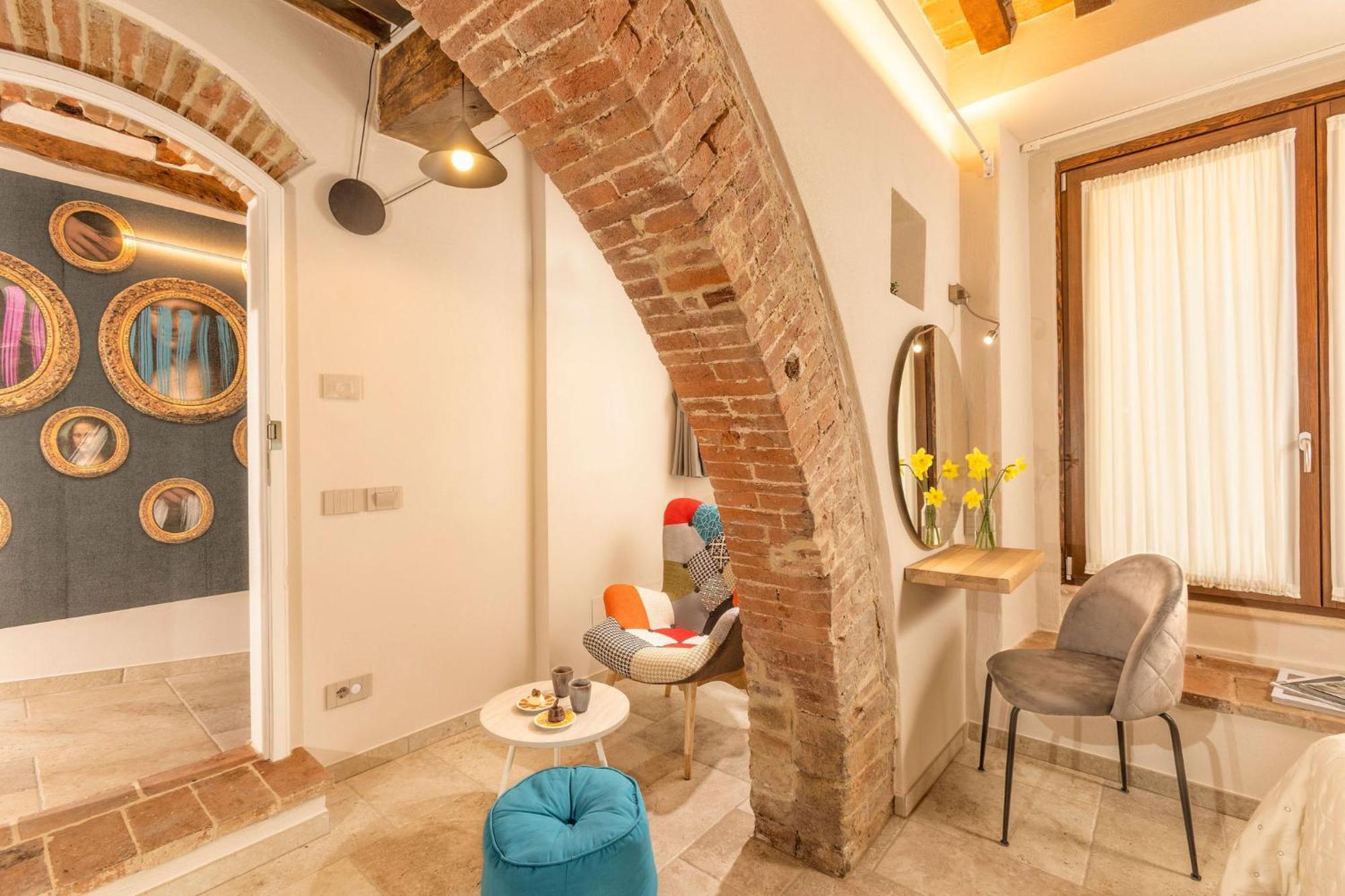 Palazzo Falcinelli Luxury Room In Montepulciano Center With Air Conditioning And Elevator Eksteriør bilde