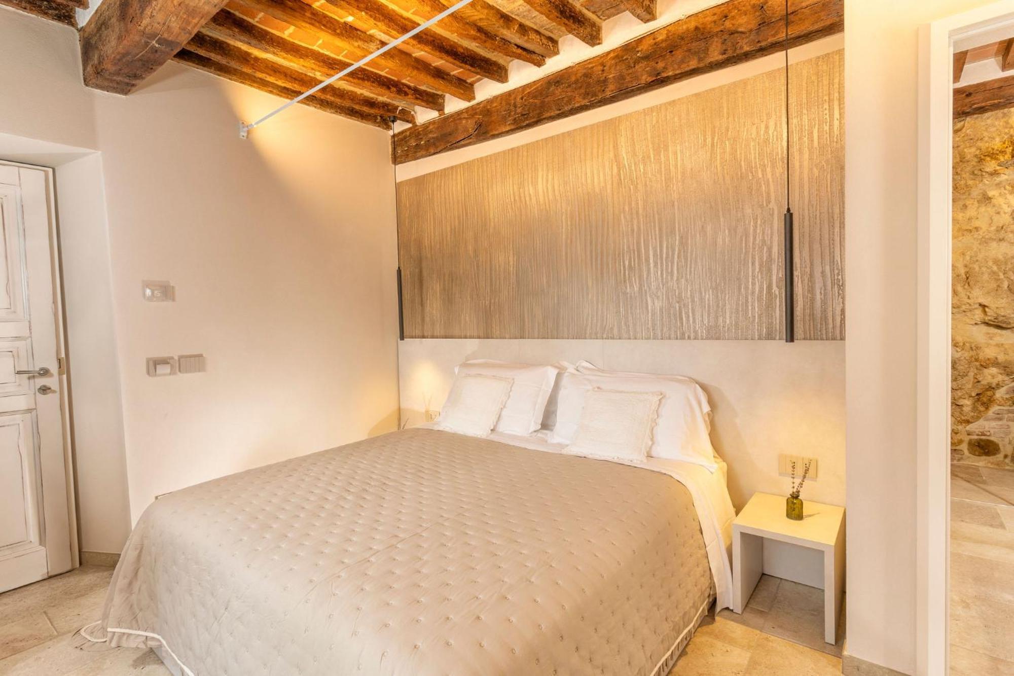 Palazzo Falcinelli Luxury Room In Montepulciano Center With Air Conditioning And Elevator Eksteriør bilde